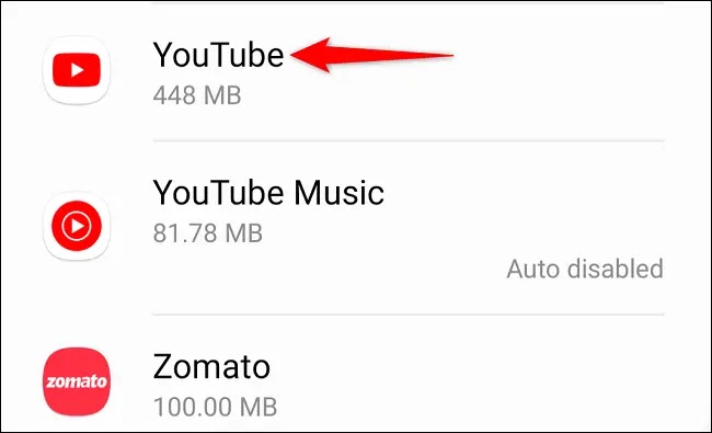 كيفية استخدام ميزة صورة داخل صورة في اليوتيوب على الأندرويد؟ قائمة التطبيقات، اختر "YouTube"